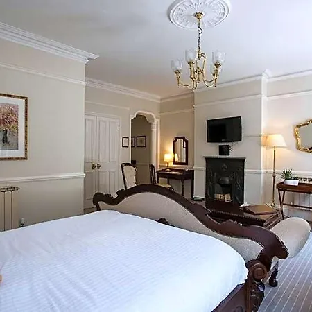 Chateau La Chaire Hotel 4*